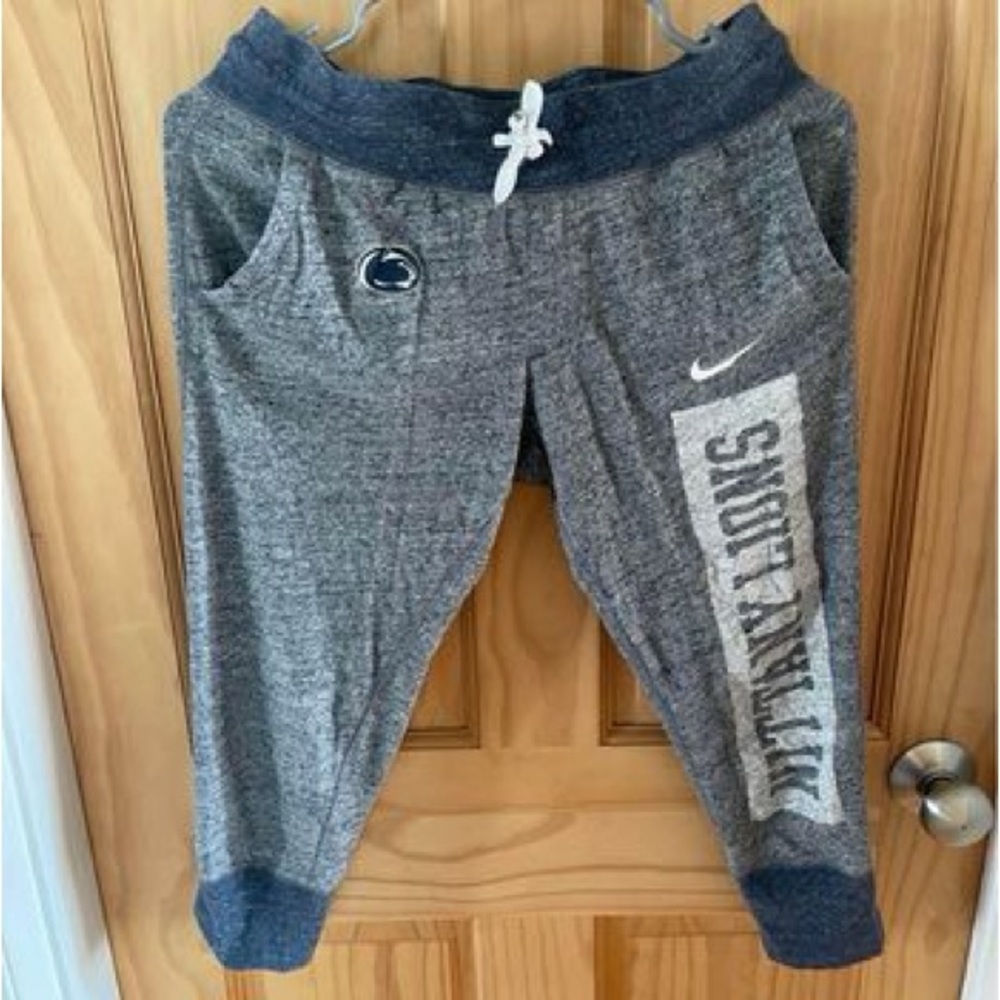 Like new Women’s Size Small Penn State Nike Capri Jogging Pants